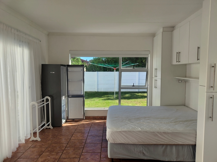 To Let 1 Bedroom Property for Rent in Stilbaai Wes Western Cape